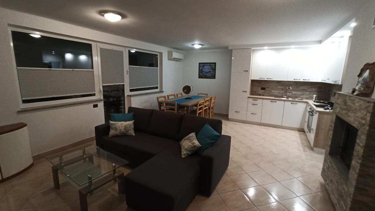Apartma Apollonio Črni Kal Exterior foto