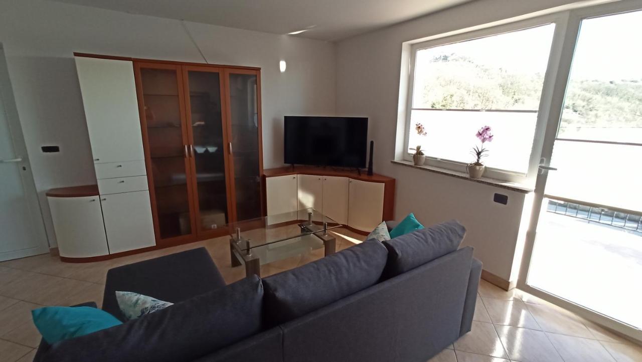 Apartma Apollonio Črni Kal Exterior foto