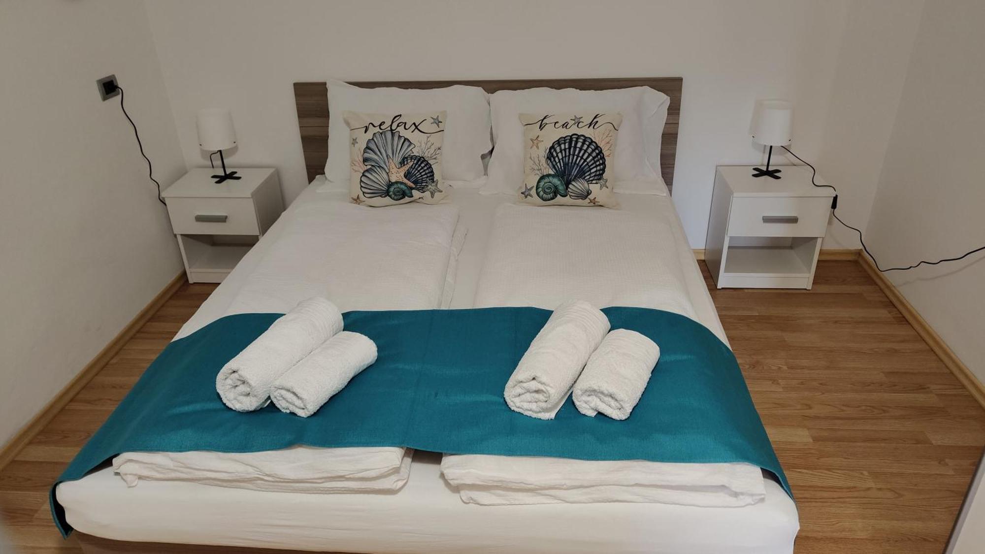 Apartma Apollonio Črni Kal Exterior foto